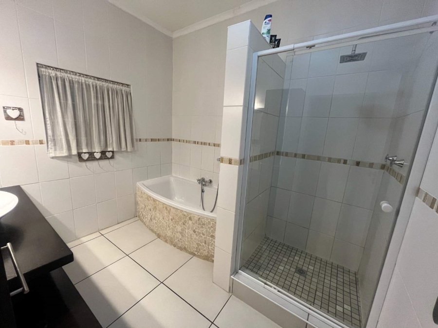 4 Bedroom Property for Sale in Olyfvenhoudtsdrift Northern Cape